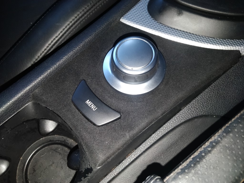 Alcantara_iDrive_03.jpg