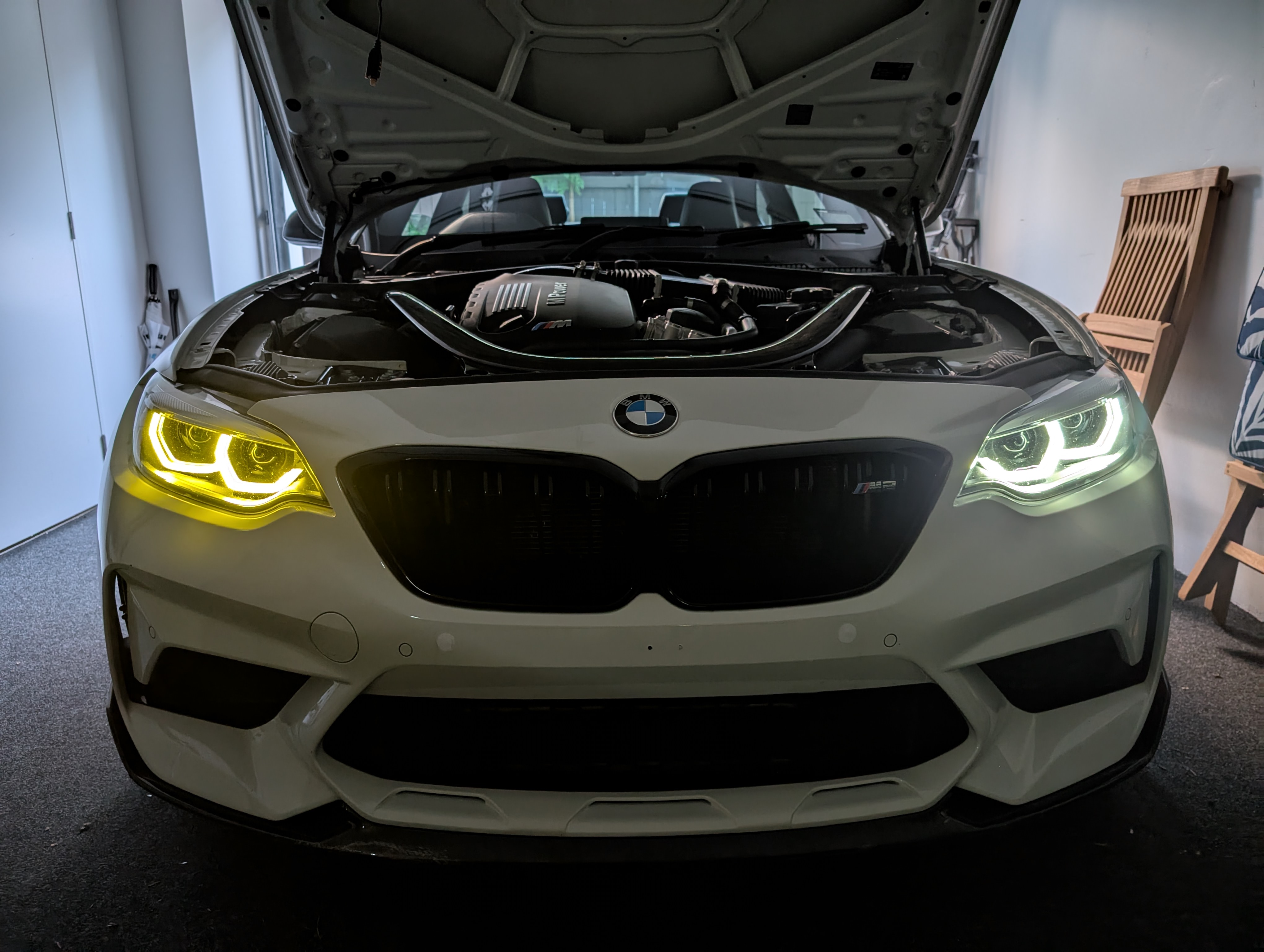 Yellow_DRL_01.jpg