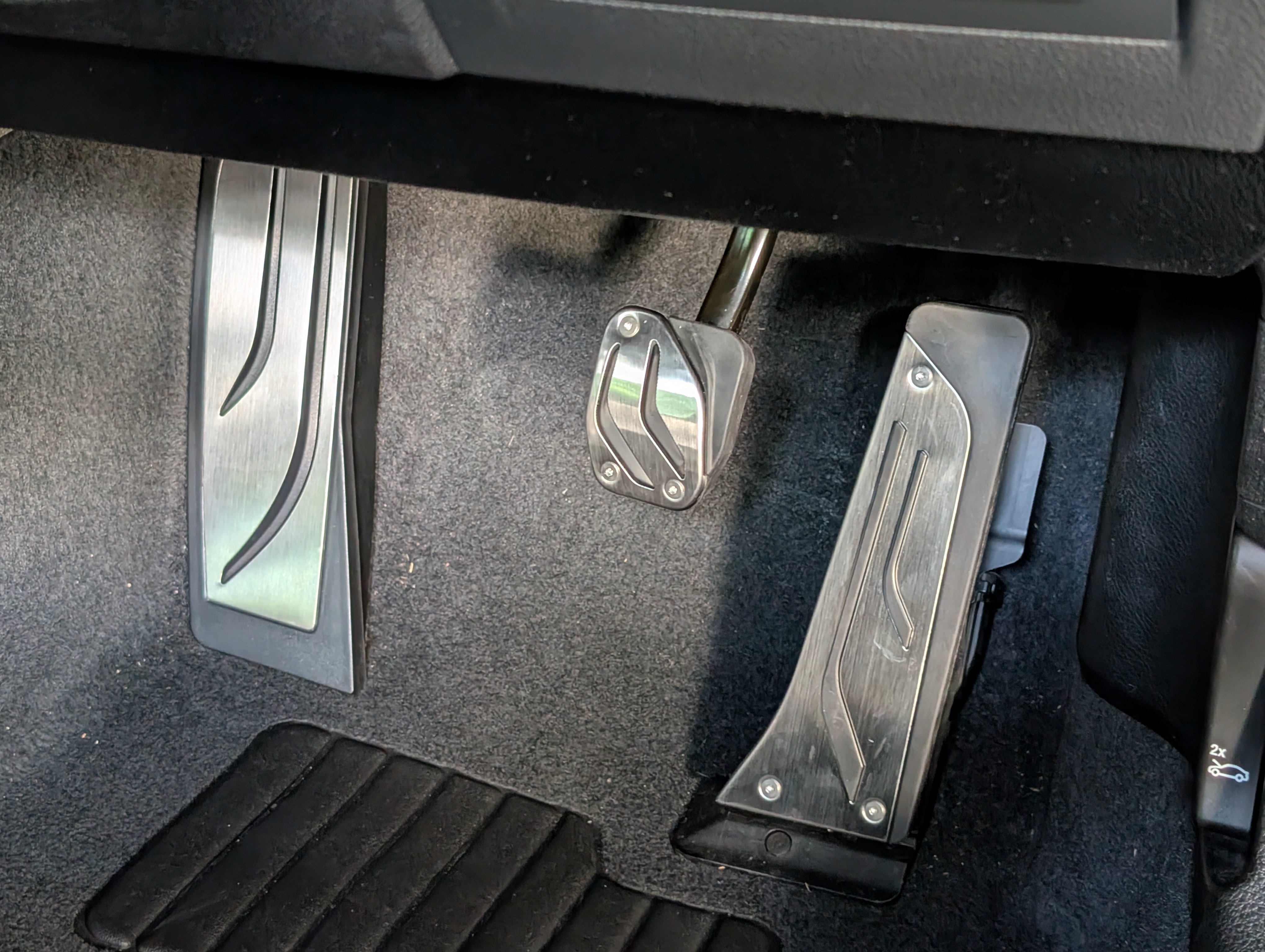 Pedal_Covers_02.jpg